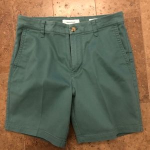 chino green shorts